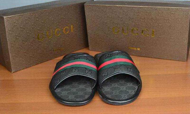Gucci Slippers Woman--036